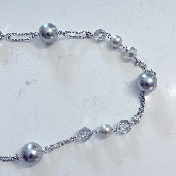 Carolee Faux Silver Pearl & Crystal Necklace - Picture 6 of 9